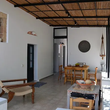 Tatil Evi Spitaki - House With Garden By The - *